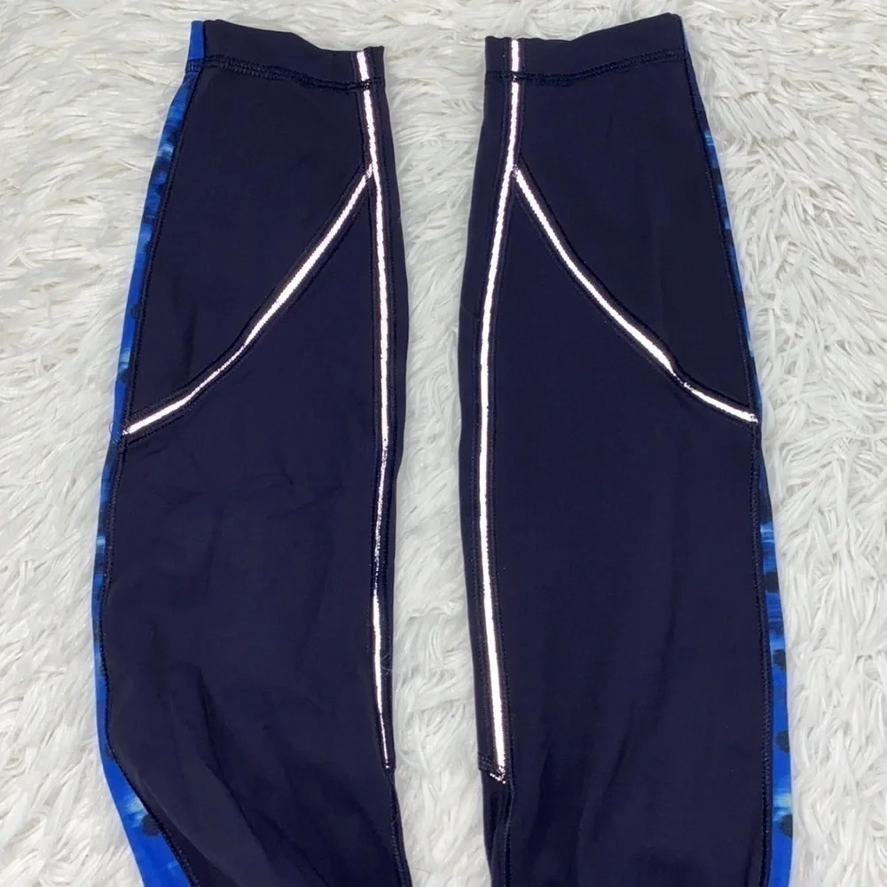 Lululemon Rain-On Train-On Tight Naval Blue / Windy Blooms Saphire Blue Multi